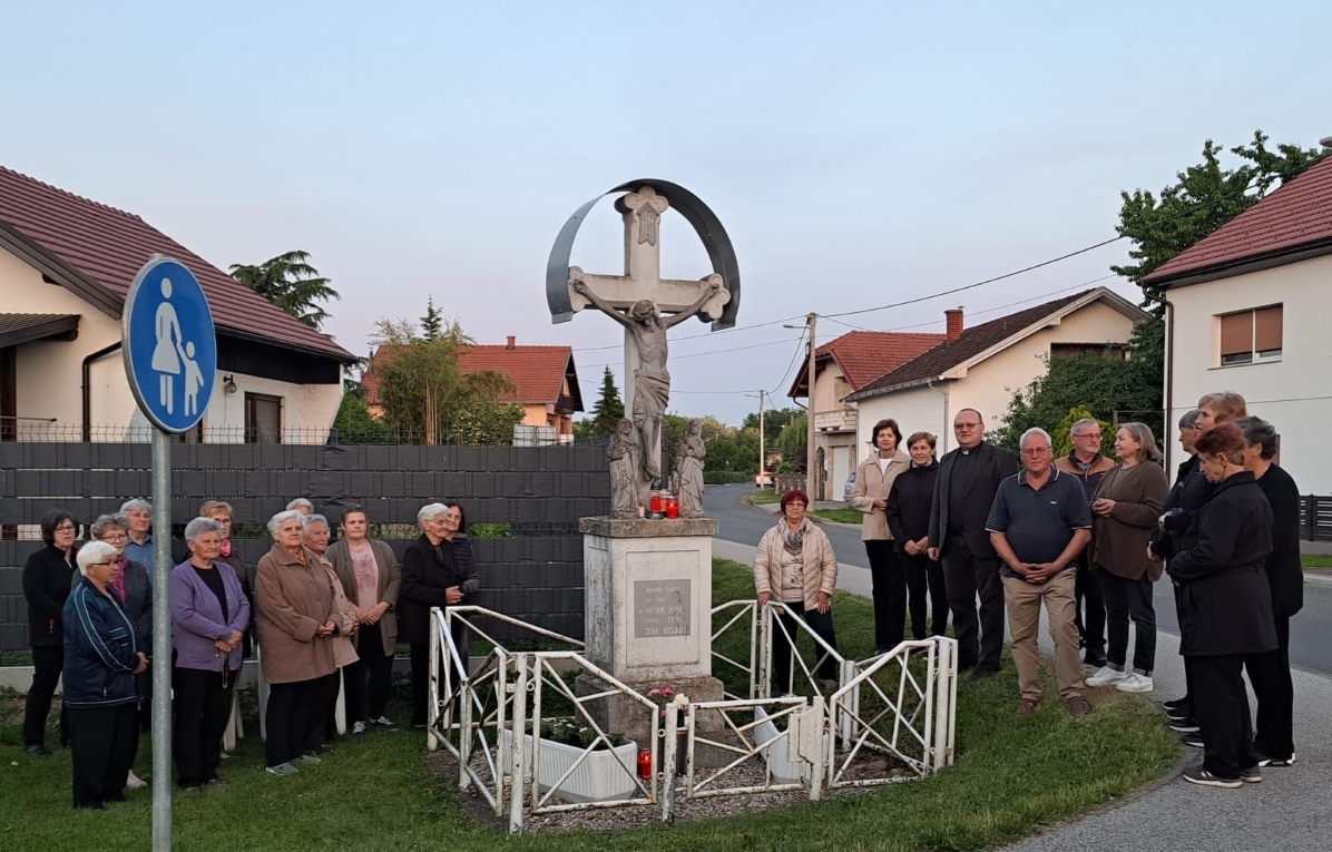 MOLITVA KRUNICE U PRETETINCU KOD RASPELA NA RASKRŠĆU